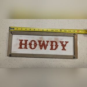 Rustic 'Howdy' Wall Sign